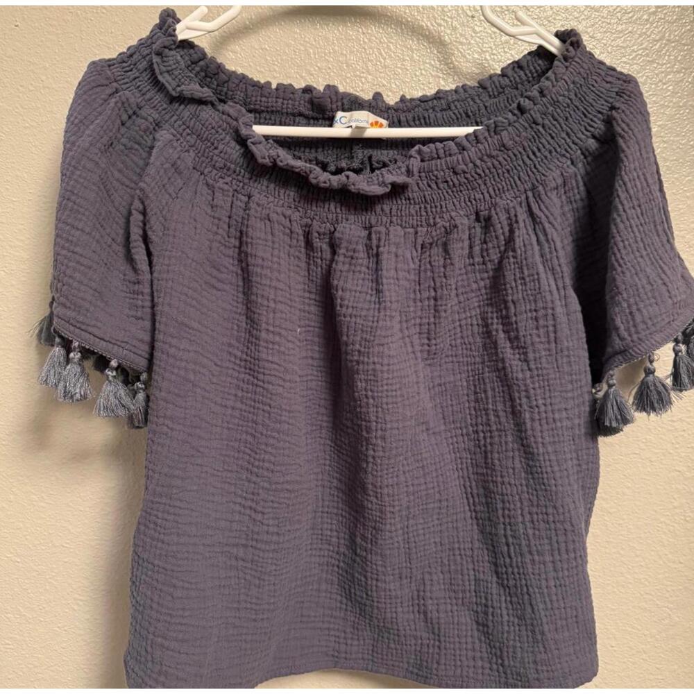 Women’s Off the Shoulder Short Sleeve Cropped Blouse. Size L